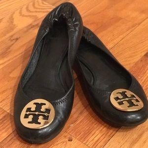 Classic Tory ballet flats